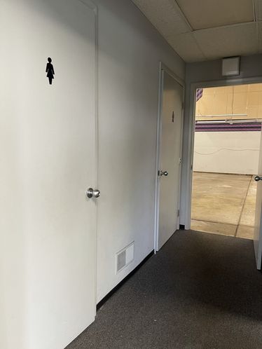 Industrial/Flex: 705 Greenway Dr, Columbus, IN 47201